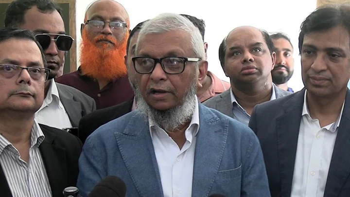 প্রতারণা রোধে ৫২টি রিক্রুটিং এজেন্সির লাইসেন্স বাতিল: শ্রমমন্ত্রী