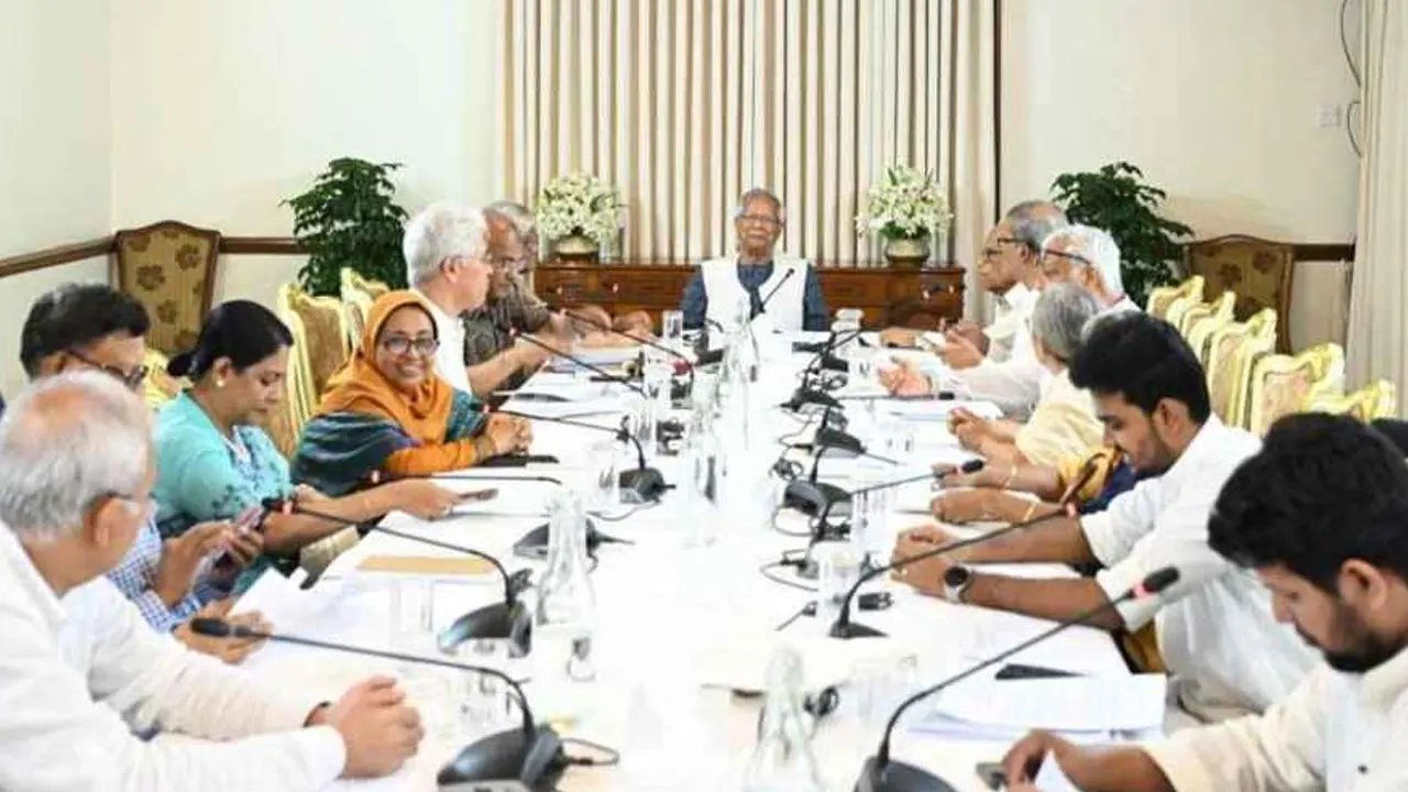 উপদেষ্টা পরিষদের বৈঠকে দেশের ভবিষ্যৎ গঠনে ৫ বড় সিদ্ধান্ত