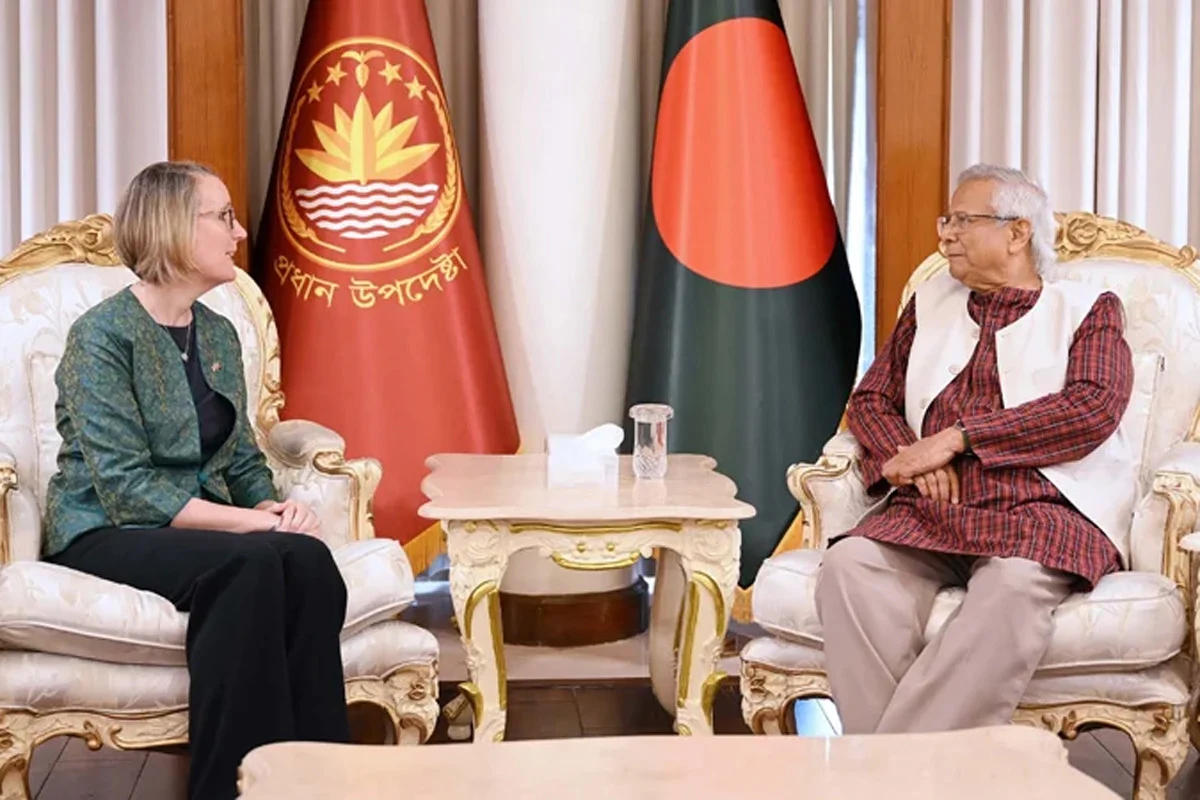 ব্রিটিশ হাইকমিশনারের সাথে প্রধান উপদেষ্টার গুরুত্বপূর্ণ বৈঠক