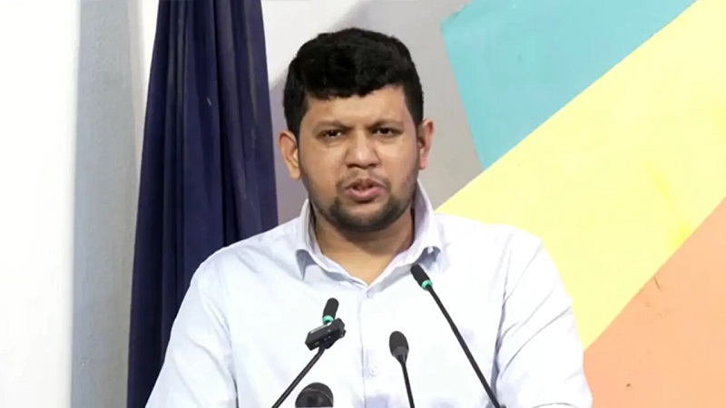 বিএনপি ও জামায়াত প্রশাসনকে নিজেদের মধ্যে ভাগাভাগি করে নিয়েছে: তথ্য উপদেষ্টা