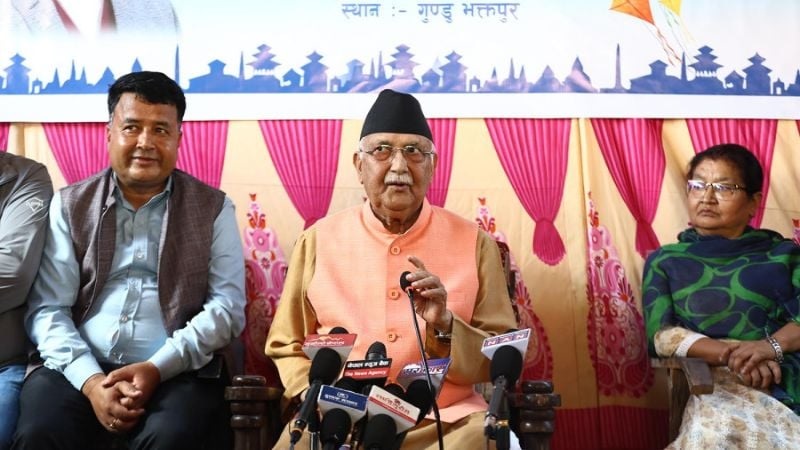 ভিত্তিহীন সরকারের হাতে দেশ তুলে দিয়ে পালাব না: নেপালের সাবেক প্রধানমন্ত্রী