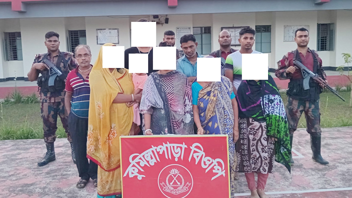 অবৈধভাবে ভারতে যাওয়ার সময় ঝিনাইদহ সীমান্তে ১৫ জন আটক