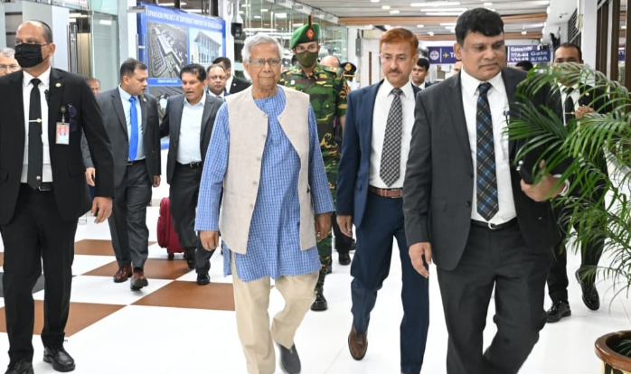 জাতিসংঘ অধিবেশনে যোগ দিতে ঢাকা ছাড়লেন প্রধান উপদেষ্টা