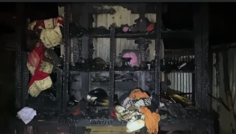 ঈদগাঁওয়ে অগ্নিকাণ্ডে তিনটি বসতঘর পুড়ে ছাই, ক্ষয়ক্ষতি ১০ লাখ টাকা
