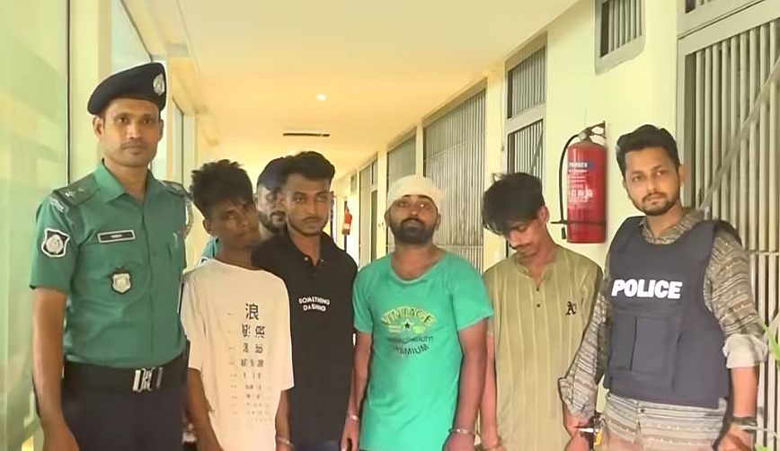 চমেকে পুলিশ হেফাজত থেকে পলাতক ছিনতাইকারী গ্রেফতার