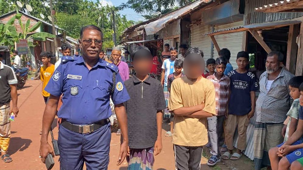 ভাইরাল হওয়ার নেশায় বিএনপি অফিসে ‘জয়বাংলা’ স্লোগান দেয়া ৩ কিশোর আটক