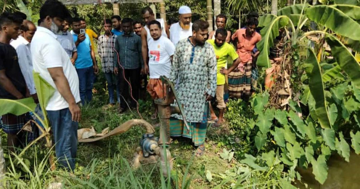 সেচপাম্পের পাশে পড়ে ছিল বাবা-ছেলের মরদেহ