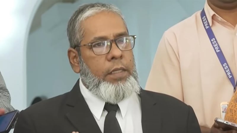 অন্যের ঘাড়ে বন্দুক রেখে বাঁচতে চাইছেন সাবেক আইজিপি মামুন: শেখ হাসিনার আইনজীবী