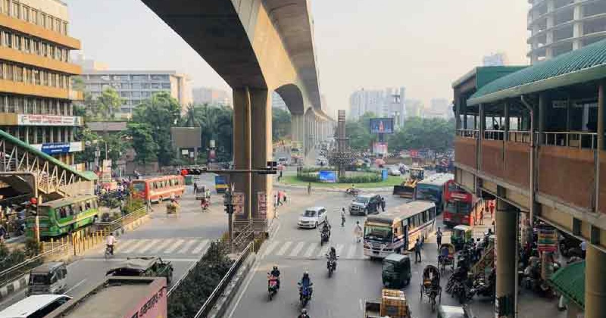 কিছুটা সচল রাজধানী, এখনও সতর্ক নগরবাসী