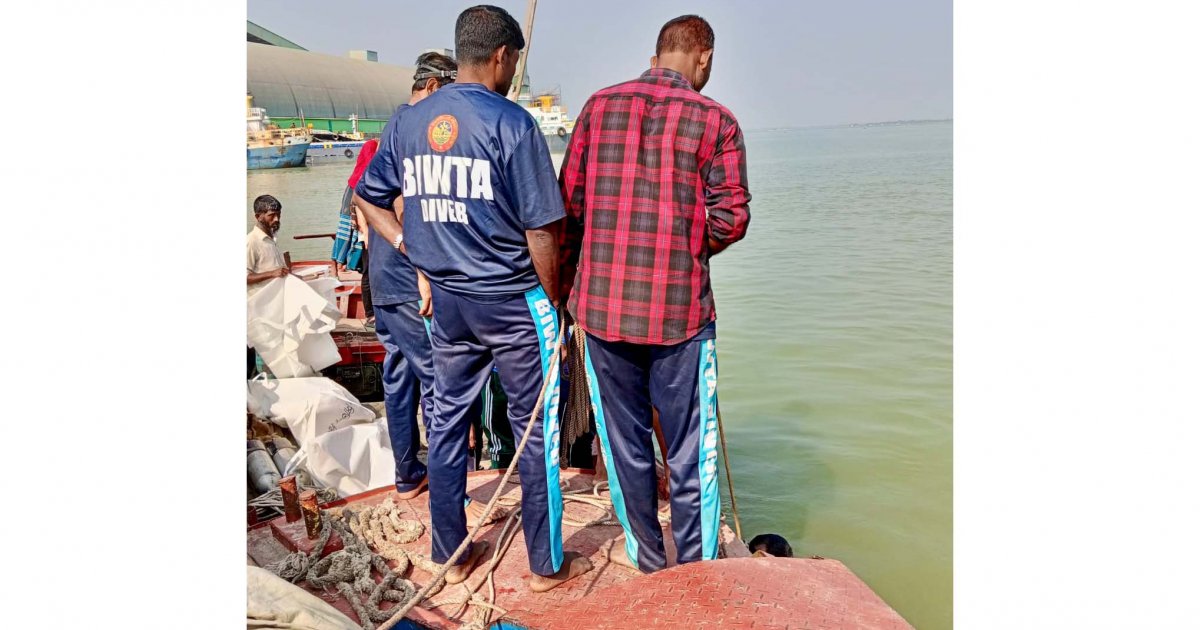 মেঘনায় ট্রলার ডুবে নিখোঁজ দুই যুবকের মরদেহ উদ্ধার