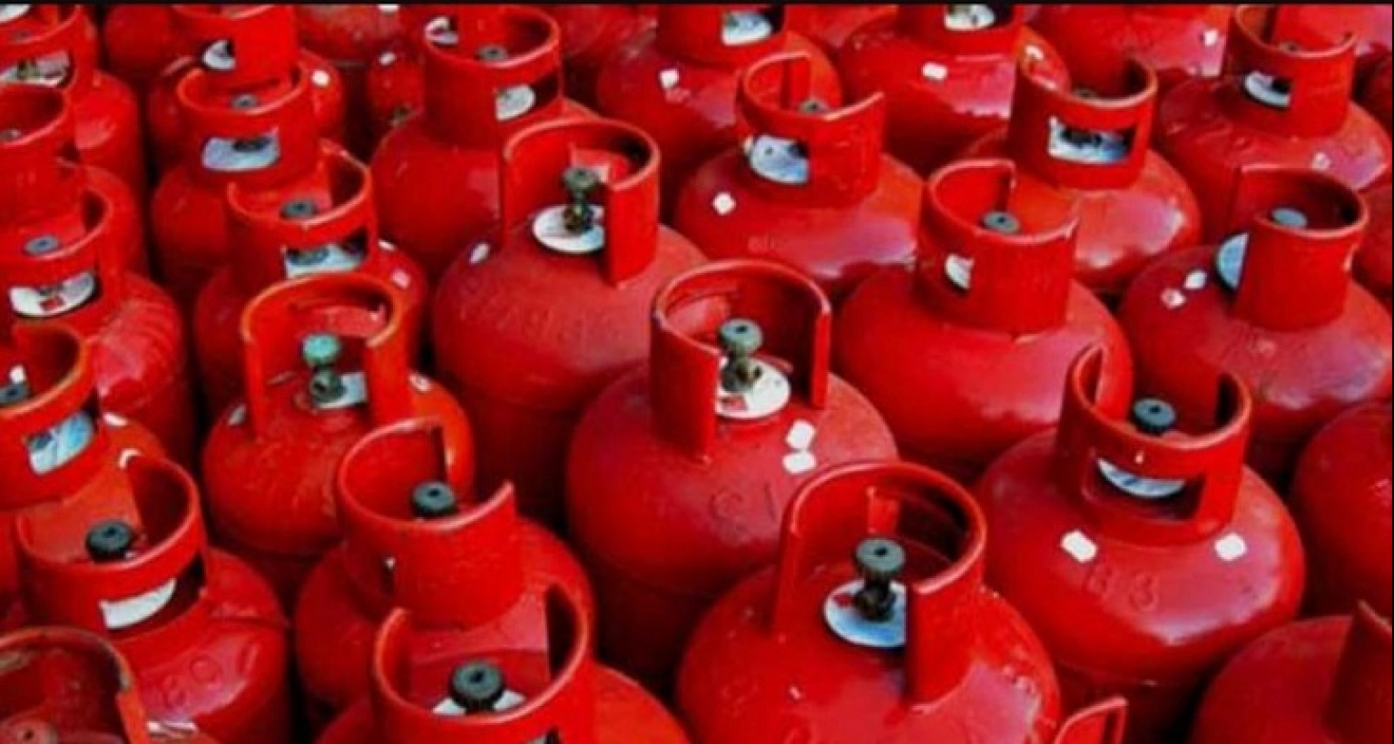 রসিদ চাইলেই ‘নেই’ গ্যাস সিলিন্ডার