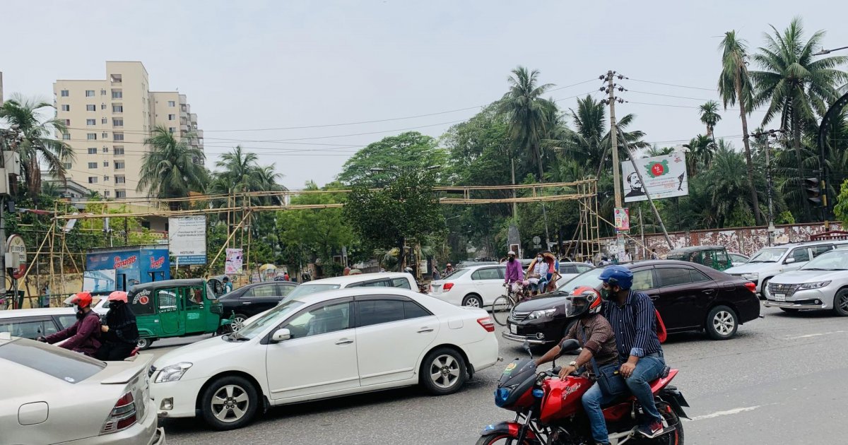 চলন্ত গাড়ির নিয়ন্ত্রণ নিতে পারে হ্যাকাররা, সতর্ক করলো ক্যাসপারস্কি