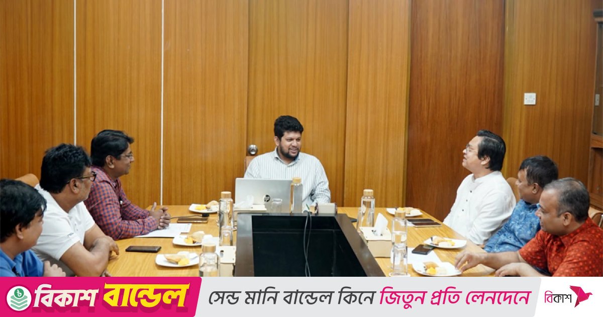 মাহফুজ আলমের সঙ্গে বাংলাদেশ সেক্রেটারিয়েট রিপোর্টার্স ফোরামের সাক্ষাৎ