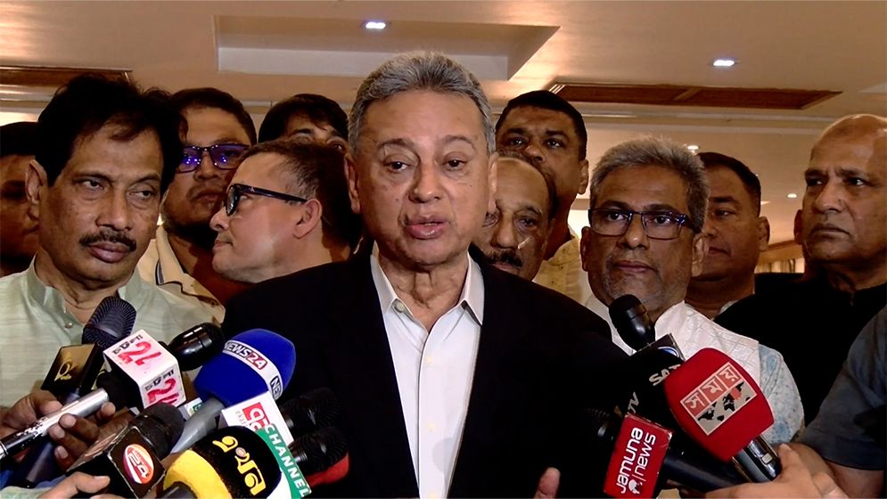 সংসদ নির্বাচনের দিনে গণভোট নিয়ে বিএনপির আপত্তি নেই: আমীর খসরু