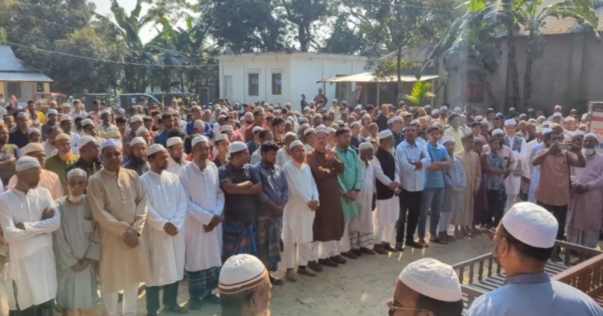 ভূমিকম্পে দেয়াল ধসে নিহত বাবা–ছেলের দাফন সম্পন্ন