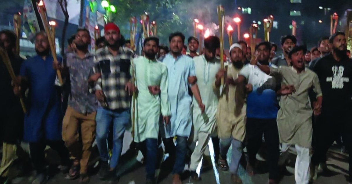 এনসিপির মিছিলে দাঁড়িয়ে যুবক বললেন ‘আমি জয় বাংলা করি, আমারে কিছু কর’