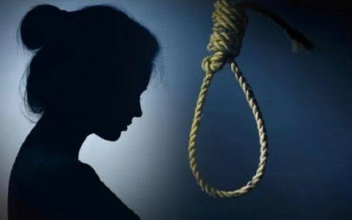 পুলিশ ব্যারাক থেকে এক নারী সদস্যের ঝুলন্ত লাশ উদ্ধার