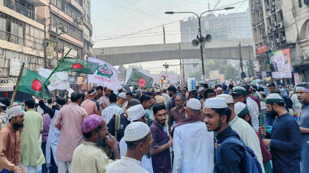 গণভোটসহ ৫ দাবিতে আট দলের সমাবেশ শুরু
