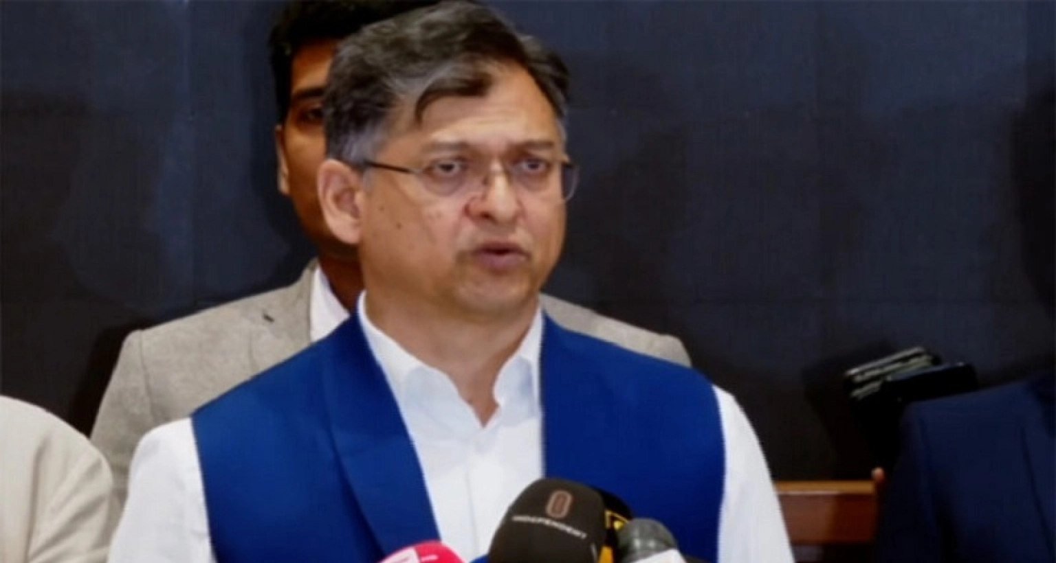 কখন ছাড়বে তারেক রহমানের ফ্লাইট, জানালেন সালাহউদ্দিন আহমদ