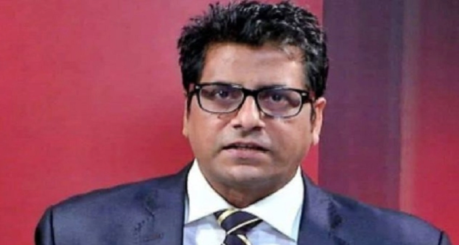 ডিবি কার্যালয়ে নিয়ে যাওয়া হয়েছে সাংবাদিক আনিস আলমগীরকে