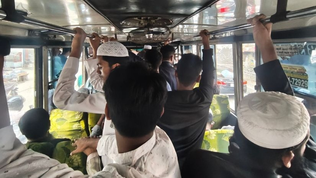 ওসমান হাদির জানাজায় অংশ নিতে রাজধানীজুড়ে ফ্রি বাস সেবা