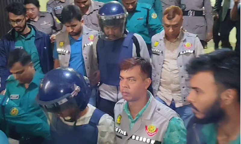 ফয়সাল করিমকে সীমান্তপারে সহায়তার অভিযোগে গ্রেপ্তার দুজন রিমান্ডে