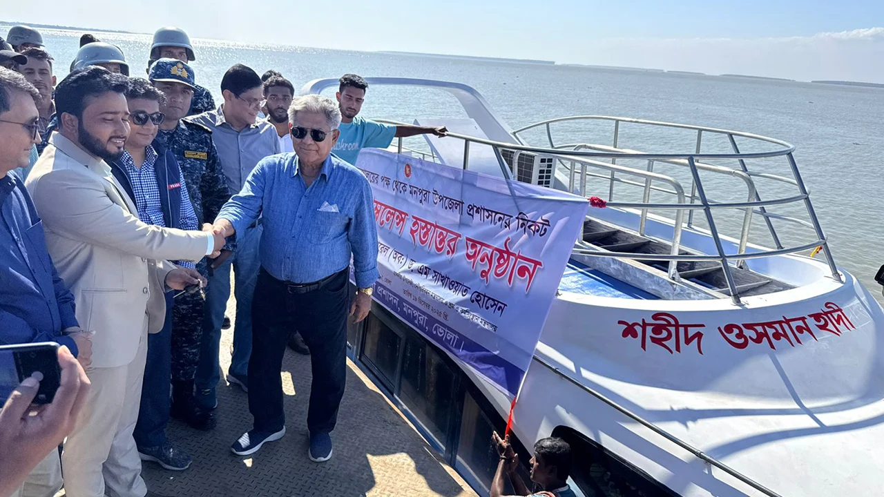 উপকূলবাসীর স্বাস্থ্যসেবায় ‘শহীদ ওসমান হাদি ওয়াটার অ্যাম্বুলেন্স’