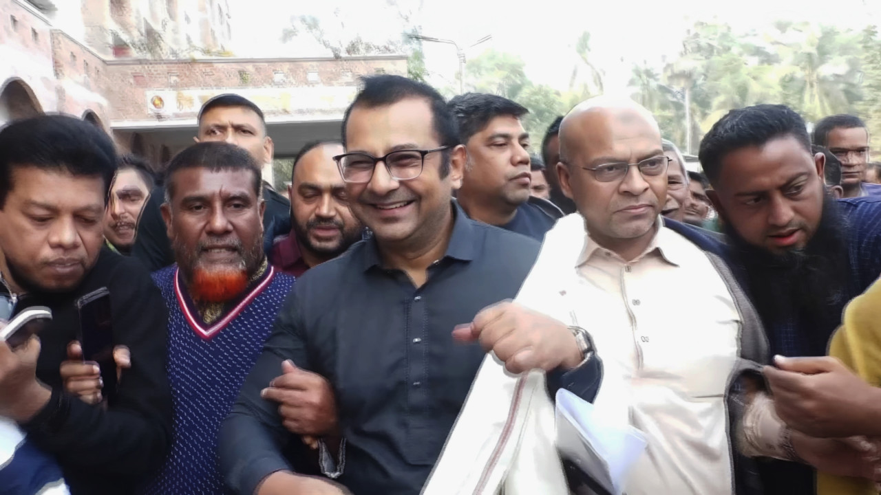 জামায়াতের মামলায় জামিন পেলেন বিএনপির আহ্বায়কসহ ২৬ নেতা