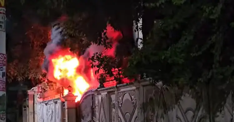 বান্দরবানে সাবেক মন্ত্রী বীর বাহাদুরের বাসভবনে হামলা ও ভাঙচুর