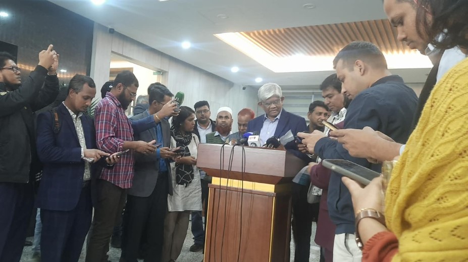 ভারত থেকে ৫০ হাজার টন চাল আনা হবে: অর্থ উপদেষ্টা