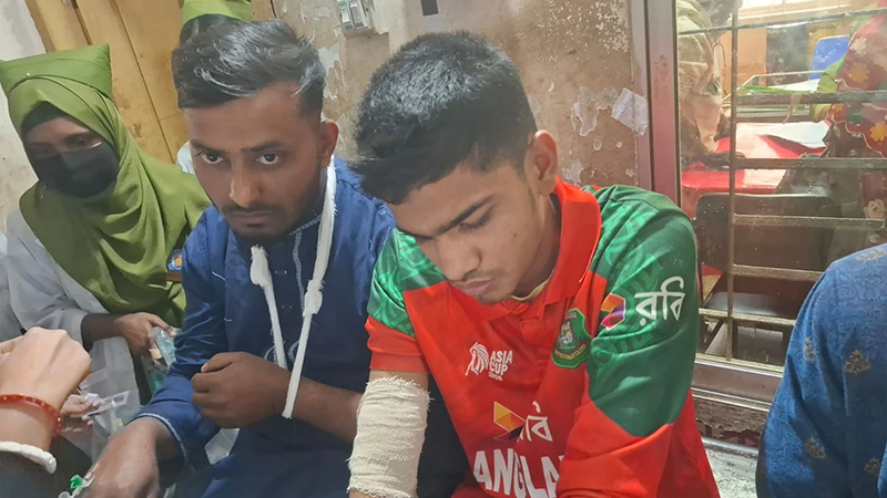 নির্বাচনি ফেস্টুন লাগাতে বাধা দেয়ায় বিএনপি-জামায়াতের কর্মীদের মারামারি