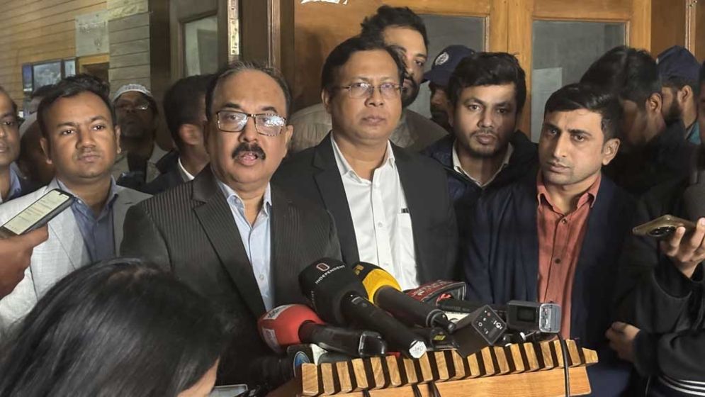 ঢাকার ১৫টি আসনে বৈধ প্রার্থী ১৩১ জন, বাকি ৫টি আসনের যাচাই-বাছাই চলছে