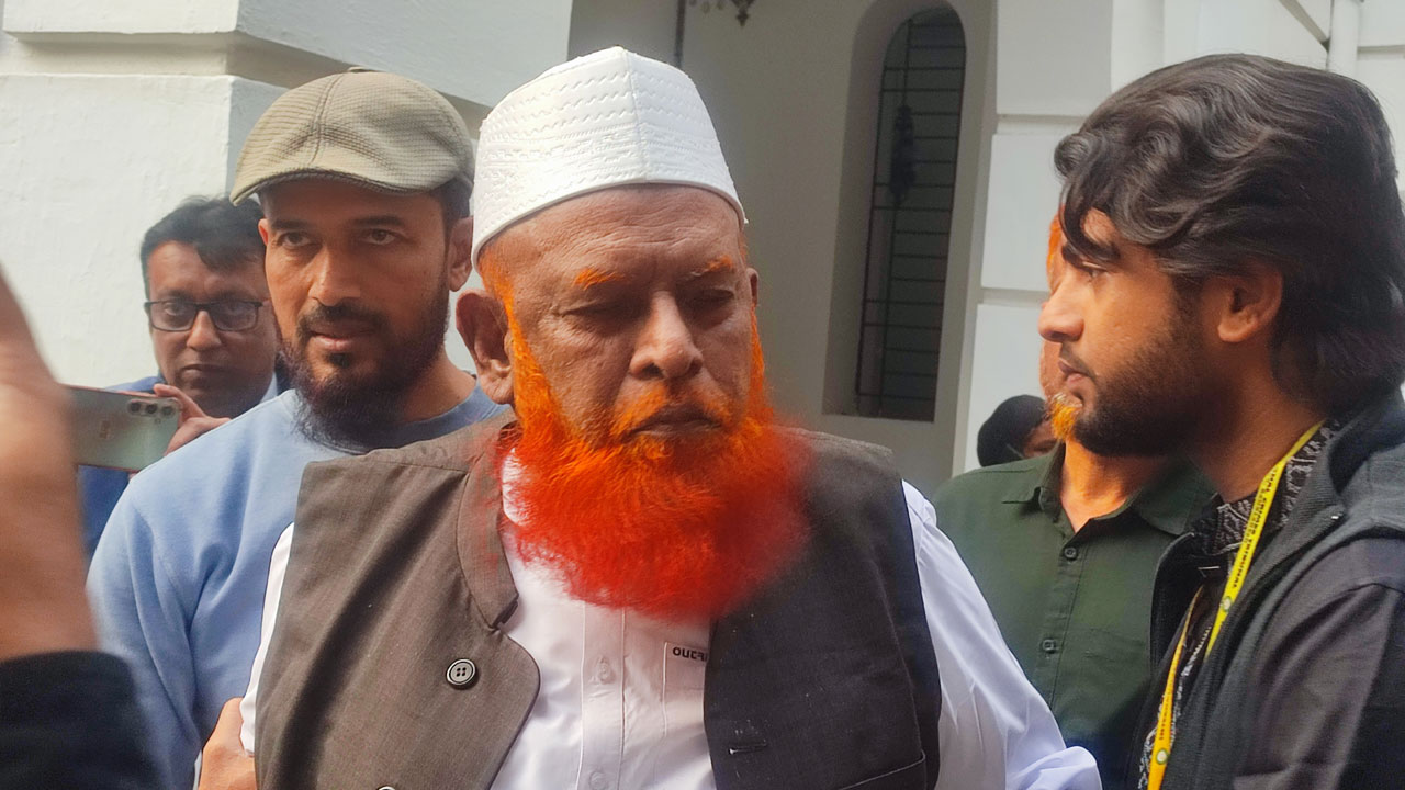 আপিলের পথ খুলল ফাঁসির আসামি আজাদের, পাচ্ছেন প্রয়োজনীয় কাগজপত্র
