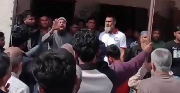 সভাপতি হতে বিদ্যালয় ঘেরাও করার অভিযোগ যুবদল নেতার বিরুদ্ধে