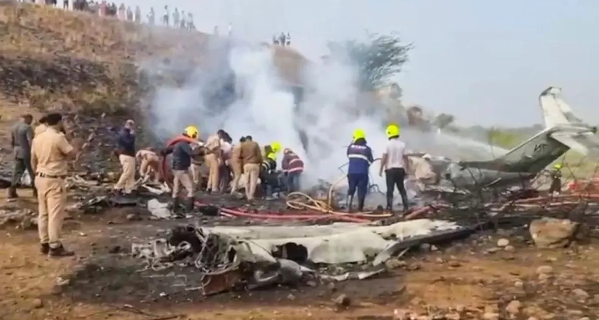 দুর্ঘটনার পরপরই বিমানটিতে ভয়াবহ আগুন ধরে যায়