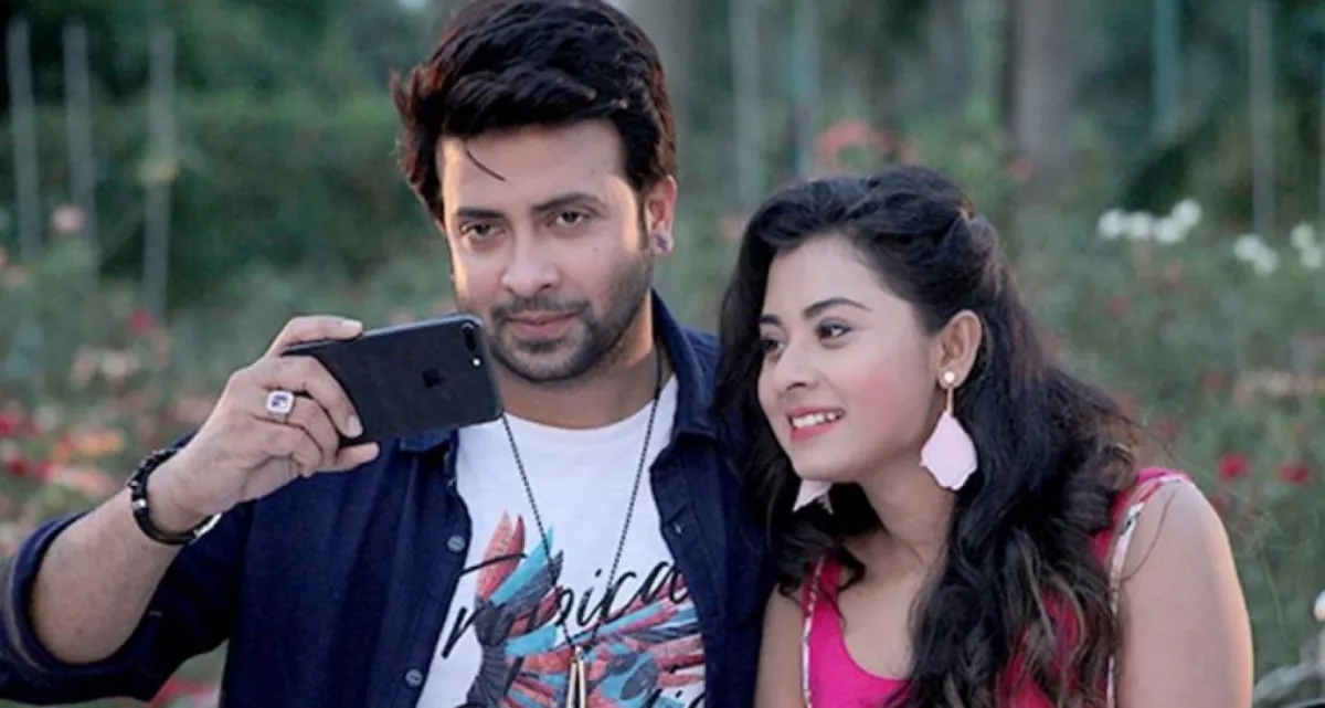 শাকিব খানের সঙ্গে সম্পর্কের অবস্থান স্পষ্ট করলেন বুবলী