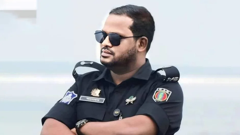 দুর্নীতিগ্রস্ত পুলিশ সদস্যদের স্থান বাহিনীতে নয়, বিচারালয়ে হওয়া উচিত’