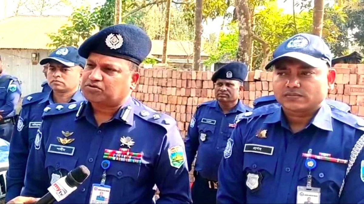 পাবনায় দাদি-নাতনি হত্যার ক্লু পাওয়া গেছে: ডিআইজি শামীম