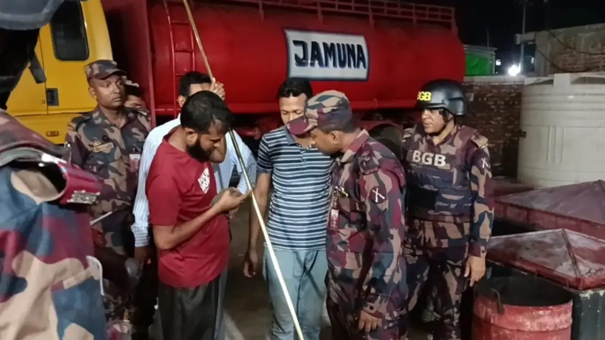‘তেল নেই’ বলে পাম্প বন্ধ, ভেতরে ৩৪ হাজার লিটার তেল জব্দ করলো বিজিবি