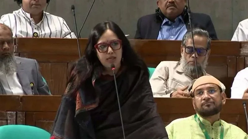 সংসদে স্বরাষ্ট্রমন্ত্রীর প্রশংসা করলেন রুমিন ফারহানা