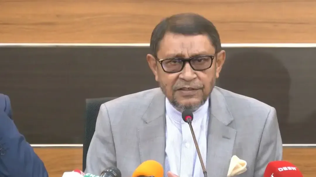 প্রধানমন্ত্রী রাজপ্রাসাদে অফিস না করে সচিবালয়ে এসে অফিস করেন: স্বাস্থ্যমন্ত্রী