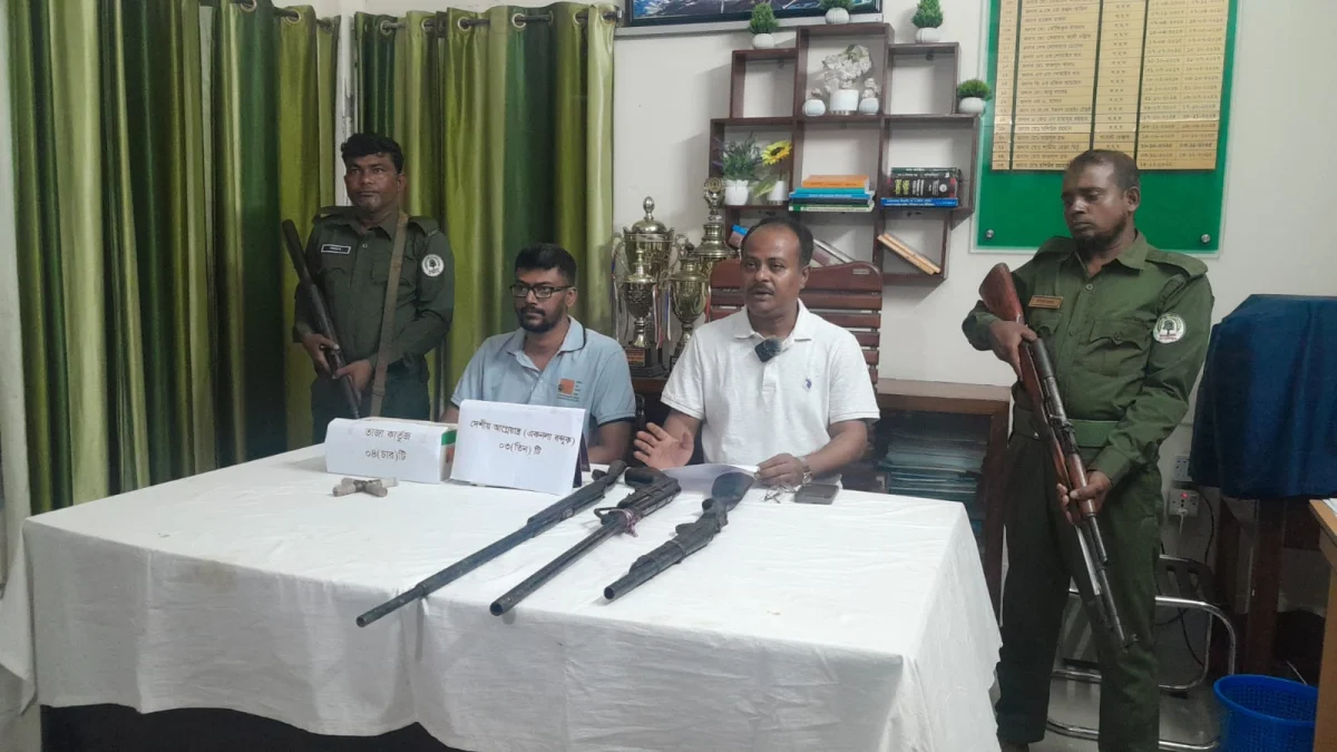 সুন্দরবনে বনবিভাগ-বনদস্যুদের গোলাগুলি: ৩টি আগ্নেয়াস্ত্র উদ্ধার