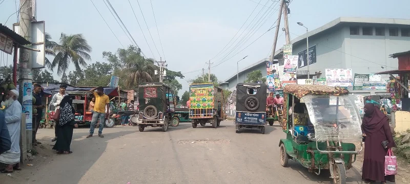 আখাউড়ায় বিভিন্ন সড়কে বিপজ্জনক ২০ মোড়, অহরহ ঘটছে দুর্ঘটনা