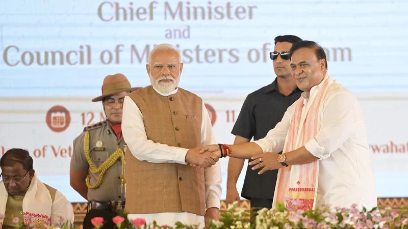 ইতিহাস গড়ে দ্বিতীয় মেয়াদে আসামের মুখ্যমন্ত্রীর শপথ নিলেন হিমন্ত