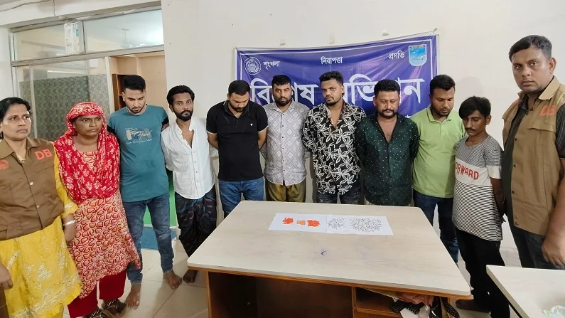 ডিবির পৃথক অভিযানে মাদক ও ছিনতাইকারীসহ গ্রেপ্তার ৯