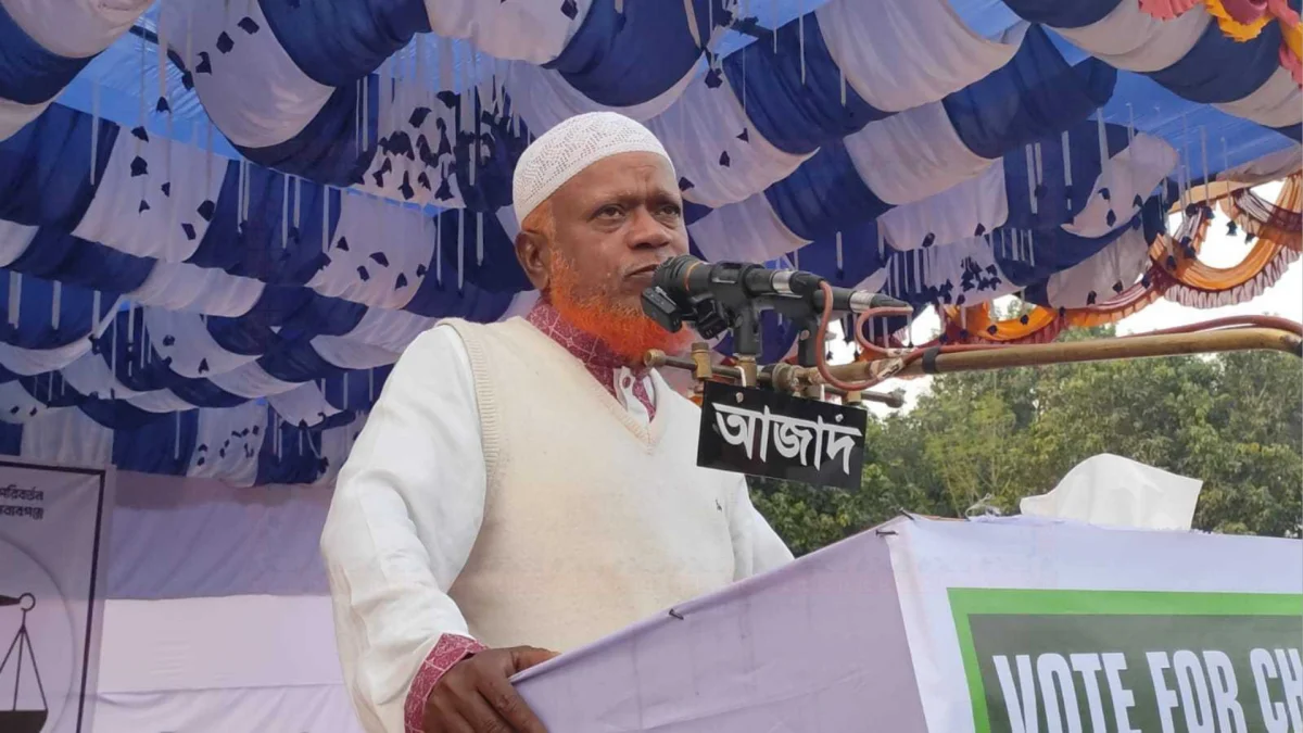 বাস-ট্রেনের অধিক ভাড়া, বাধ্য হয়ে মালবাহী ট্রাকে বাড়ি ফিরছে মানুষ: এমপি বুলবুল