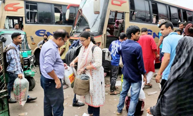 ঈদের দ্বিতীয় দিনেও ঢাকা ছাড়ছেন মানুষ