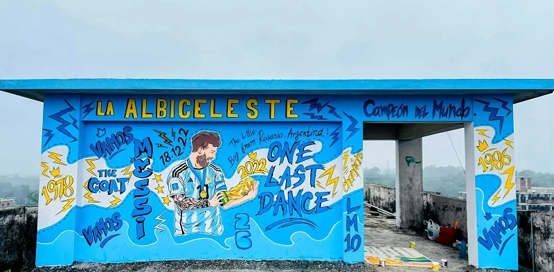 ‎কুবি ক্যাম্পাসে মেসির গ্রাফিতি, বিশ্বকাপ উন্মাদনায় মেতেছেন শিক্ষার্থীরা