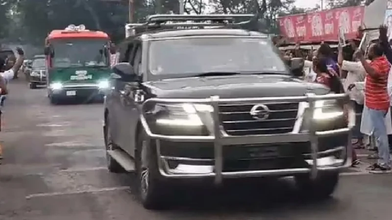 বরিশাল যাওয়ার পথে প্রধানমন্ত্রীর বহরে ইটের টুকরা নিক্ষেপ, তদন্তে পুলিশ