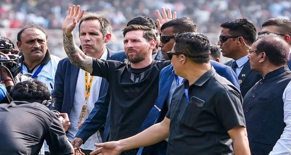 ইতিহাসের দ্বিতীয় ফুটবলার হিসেবে যে কীর্তি গড়তে যাচ্ছেন মেসি
